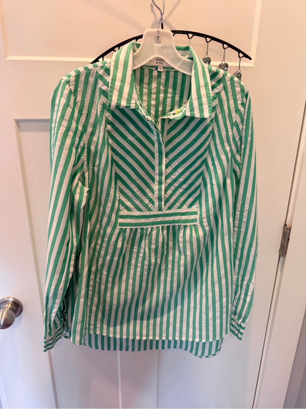 Crown & Ivy Women’s L Green White Striped Popover Tunic Top Preppy Coastal